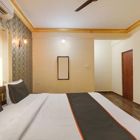 Collection O Romeos Place Baga Beach Hotel Calangute Exterior photo
