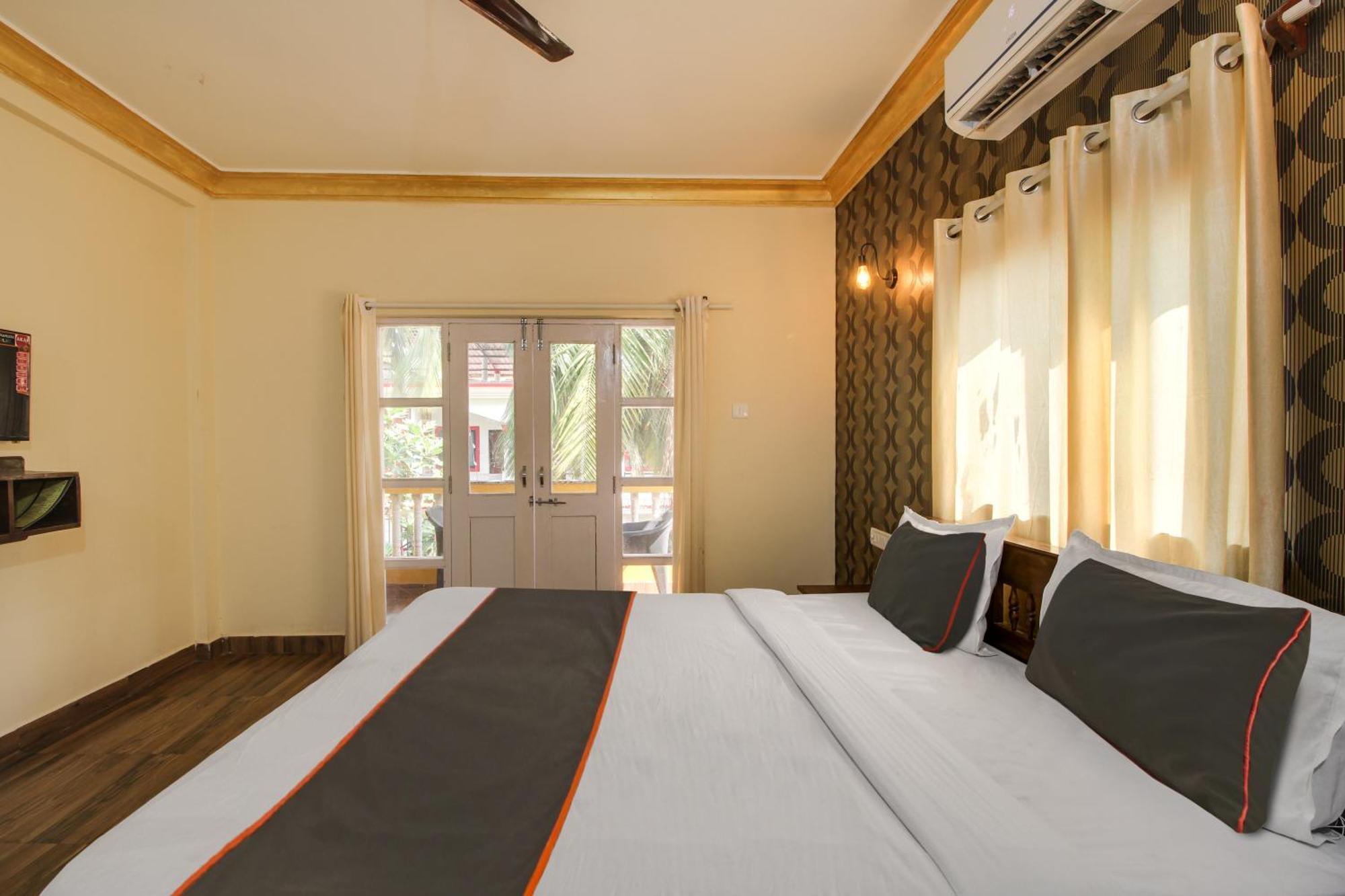 Collection O Romeos Place Baga Beach Hotel Calangute Exterior photo