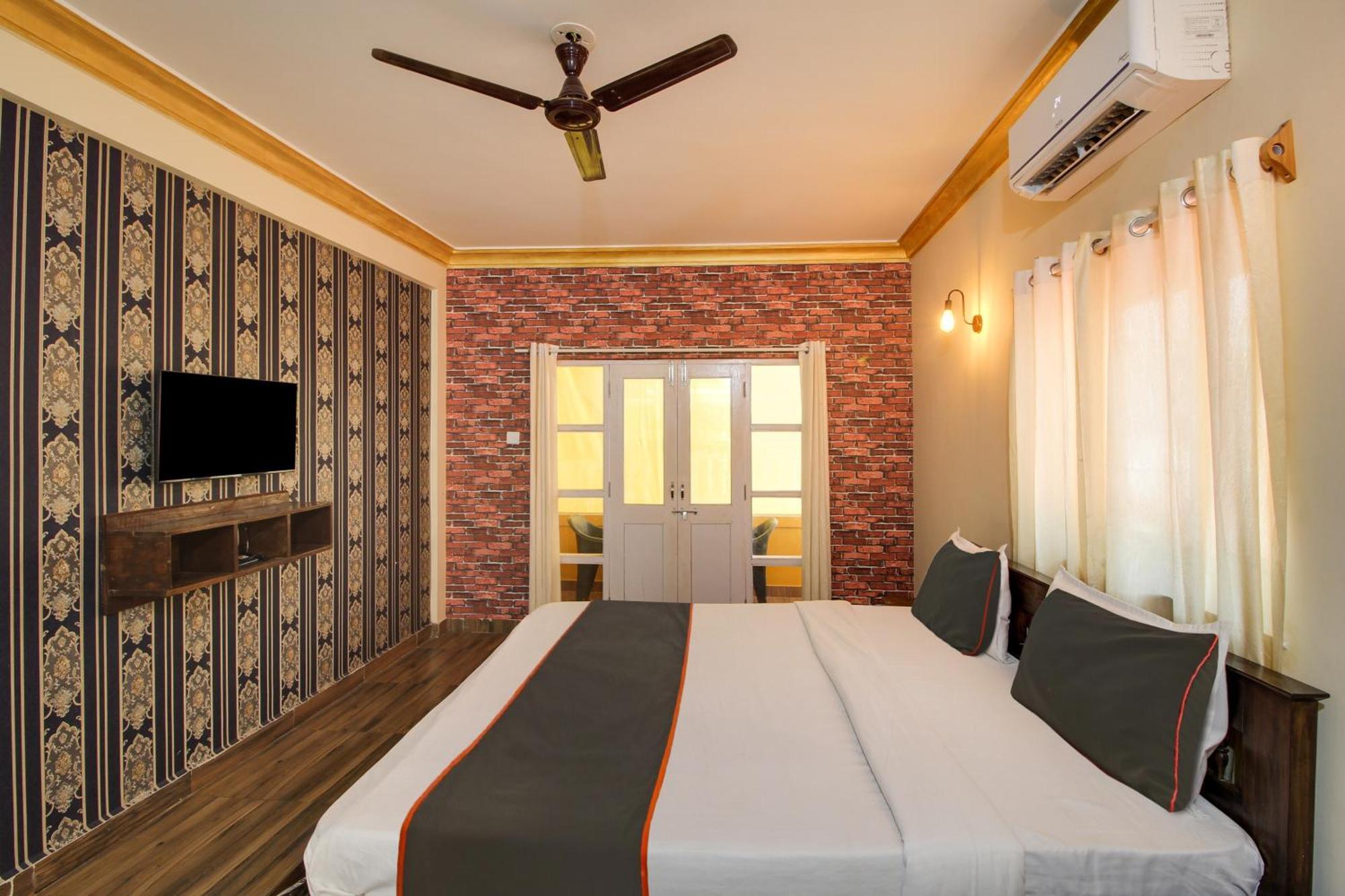 Collection O Romeos Place Baga Beach Hotel Calangute Exterior photo